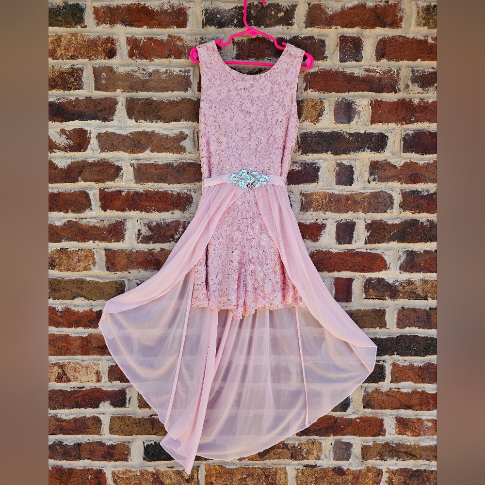 Chic Pink Lace Dress with Flowing Chiffon Skirt
